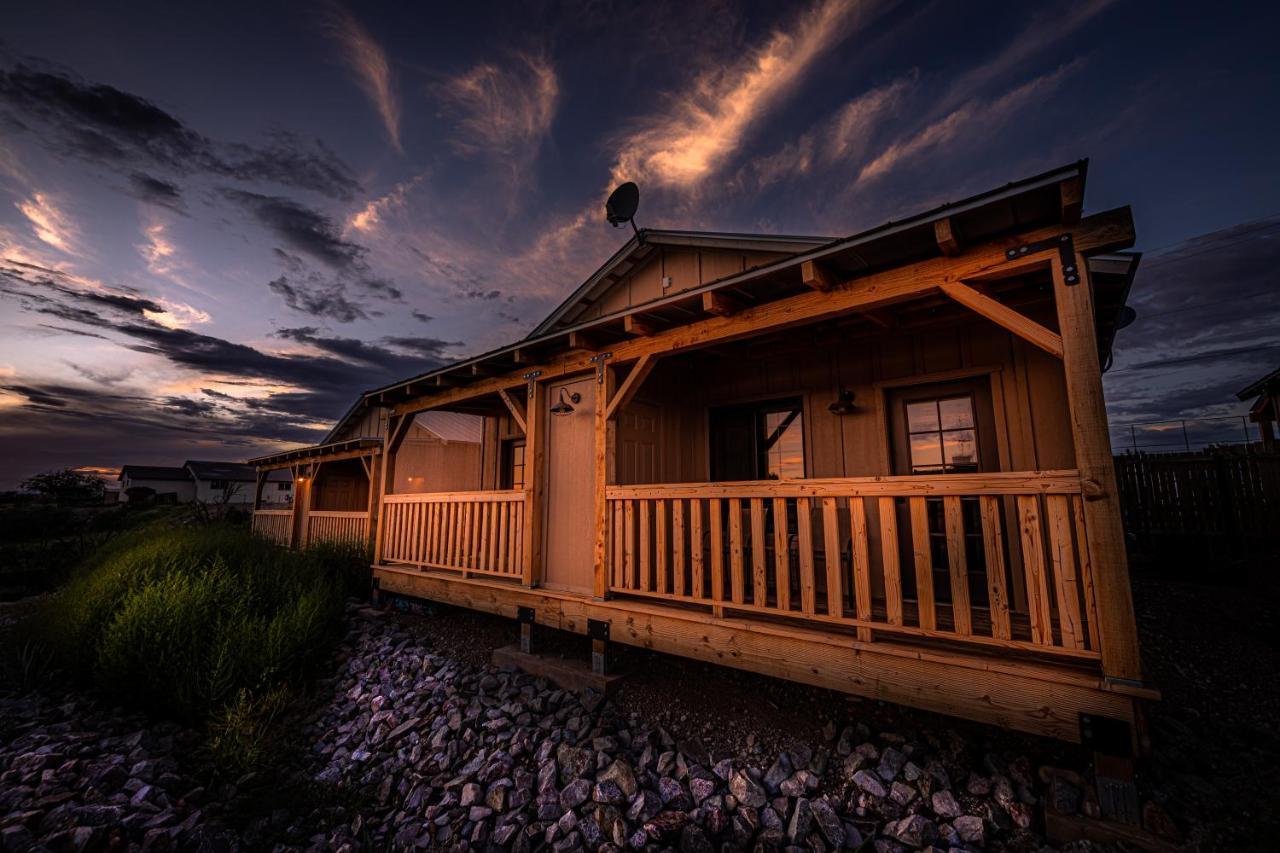 Miners Cabin #2 - King Bed - Accessible Room - Private Balcony Tombstone Exterior photo
